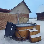 Pod Dubem Apartment