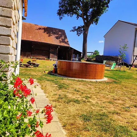 Apartment Pod Dubem Vesela